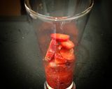 Foto langkah ke 3 dari resep Korean fresh strawberry milk.