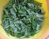 Foto langkah ke 2 dari resep Cah Kangkung Tauco.