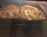 Foto del passaggio 3 della ricetta Ravioli 🥟 ripieni di zucca e salsiccia conditi con salsa di radicchio e speck