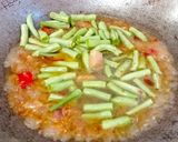 Foto langkah ke 4 dari resep Oseng Buncis Tongkol Suwir.