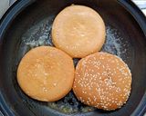 Foto langkah ke 3 dari resep Burger daging sapi.