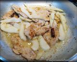 Foto del passaggio 4 della ricetta Petto di Pollo alle Pere Ricetta Emiliana