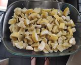 Foto del paso 2 de la receta Patatas a la griega (con limón, ajo y orégano)
