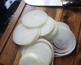Foto del paso 2 de la receta: Trutos encebollado.