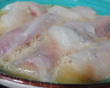 Foto del paso 3 de la receta: Rape rebozado en cortezas de cerdo