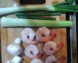 A picture of step 1 of QUICK, SHRIMP & MUSHROOM SALAD.