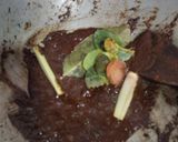Foto langkah ke 1 dari resep Rawon Ayam.