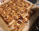Une image de l'étape 12 de « Chaperos » petits feuilletés au jambon blanc, basilic, gorgonzola et pavot bleu.