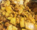 आलू और मूंगदाल की बरी की सब्जी (Aloo aur moongdal ki bari ki sabzi recipe in Hindi) रेसिपी चरण 2 फोटो
