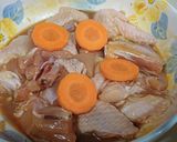 Hình bước làm 2 của món Gà hấp mướp và nấm