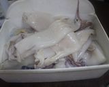 Foto del paso 1 de la receta Chipirones y mejillones al ajillo