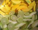 Foto langkah ke 2 dari resep Asinan Kedondong Mangga.