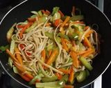 Foto del paso 7 de la receta: Fettuccini integral con verduras al curry