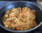 Foto del paso 4 de la receta: Espaguetis con pollo <agridulce >