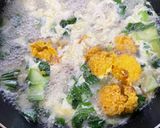 Gambar langkah 8 resipi Sup Sayur Tofu Telur.