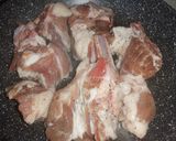 Foto del paso 2 de la receta: Costillas de cerdo con chícharo verde y acelga