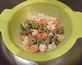 Foto del paso 2 de la receta: Aliño de pasta (Macarrones, flores, etc.)