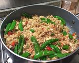 A picture of step 4 of Spicy Asian Rice Bowl with chicken.
