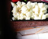 صورة لخطوة 1 من وصفة مكعبات البطاطس المقلية بالبقدونس والكزبرة الخضرة والكاتشب