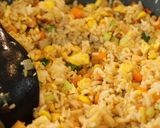 Foto langkah ke 4 dari resep Nasi Goreng Hong Kong.