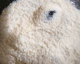 A picture of step 1 of Suji halwa.