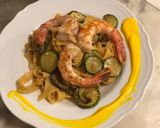 Foto del passaggio 6 della ricetta Tagliatelle con zucchine e gamberoni code e crema di zafferano