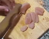 Hình bước làm 1 của món Mỳ Spaghetti Kem Nấm Gà Bao Ngon Cực Dễ