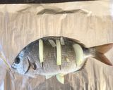 Foto del paso 2 de la receta: Sargo con cebolla