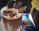 A picture of step 3 of Oreo coffee shake.