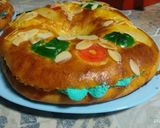 Foto del paso 11 de la receta: Roscones pequeños rellenos con nata de colores