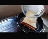 Foto langkah ke 4 dari resep Simple French Toast.