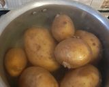 A picture of step 1 of Potatoes crepes.