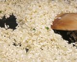 A picture of step 1 of Risotto al salmone e timo.