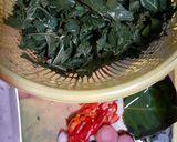 Foto langkah ke 1 dari resep Tumis daun singkong simpel.