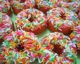 Foto langkah ke 10 dari resep Pinky Donat Eggless.