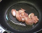 รูปขั้นตอนการทำที่ 3 ของ ข้าวหมูไก่น้ำมันหอยไข่เกือบข้น