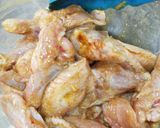 صورة لخطوة 2 من وصفة جوانح الدجاج المحمرة Buffalo wings