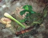 Foto langkah ke 6 dari resep Sop Daging dan Tulang Kambing Kuah Bening.