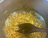 Foto del paso 2 de la receta: Pollo al curry con piña y leche de coco