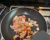 Foto langkah ke 2 dari resep 13. AYAM SUWIR SAMBAL MATAH.