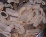 Foto del paso 2 de la receta Espaguetis marisco bacon con mojo verde
