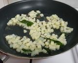 A picture of step 2 of Sabudana khichdi.
