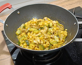 Foto del paso 6 de la receta: Pasta corta al curry de pollo con calabacín
