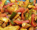 Foto del paso 2 de la receta: Fajitas de pollo con queso y aguacate