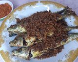 Foto langkah ke 10 dari resep Ikan Goreng Lengkuas.