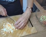 Foto del paso 2 de la receta: Aguacates rellenos de arroz y salmón
