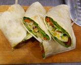 Csirkés wrap sült és friss zöldségekkel, snidlinggel recept fázis 7 fotója