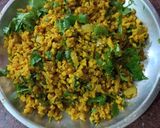 A picture of step 3 of Dal stuffed paratha.