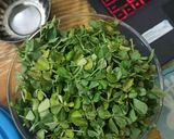 A picture of step 1 of Methi Malai Aloo.