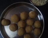 A picture of step 4 of Besan ke laddu.
